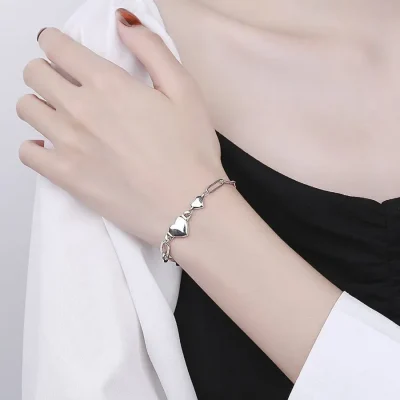 Lắc Tay Bạc Nữ PNJ – Vẻ Đẹp Tinh Tế & Thương Hiệu Đẳng Cấp